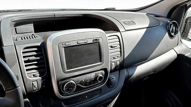Nissan NV300