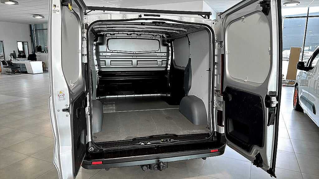 Nissan NV300