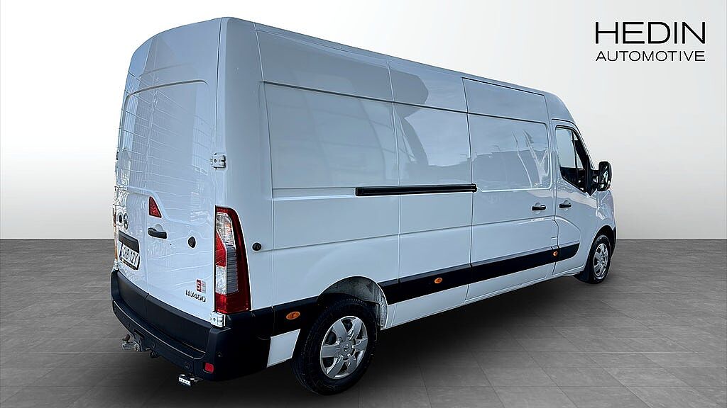 Nissan nv400