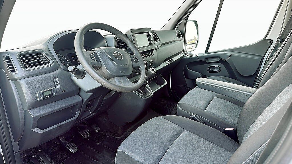Nissan nv400