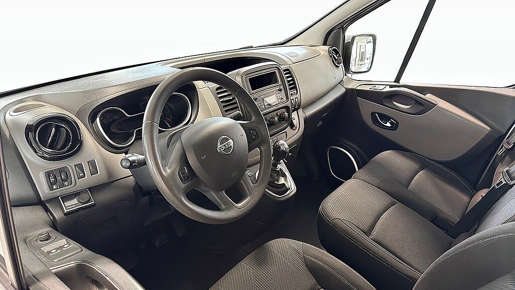 Nissan NV300