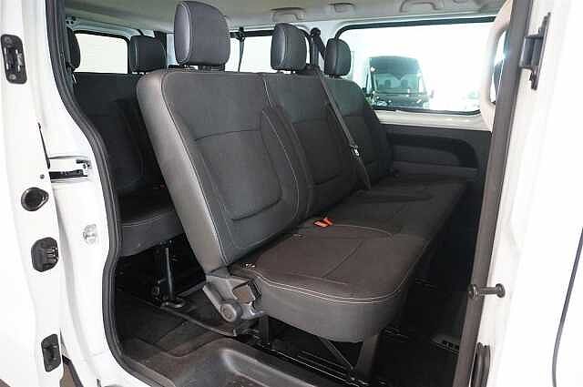 Nissan NV300