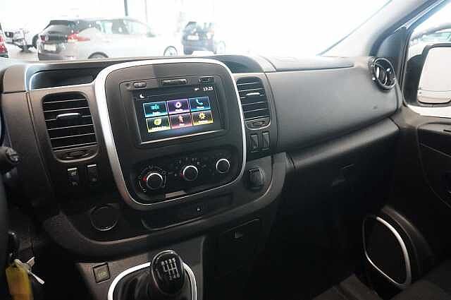 Nissan NV300
