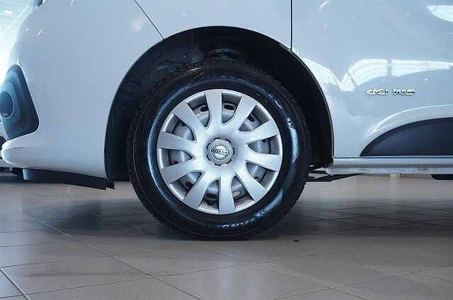 Nissan NV300