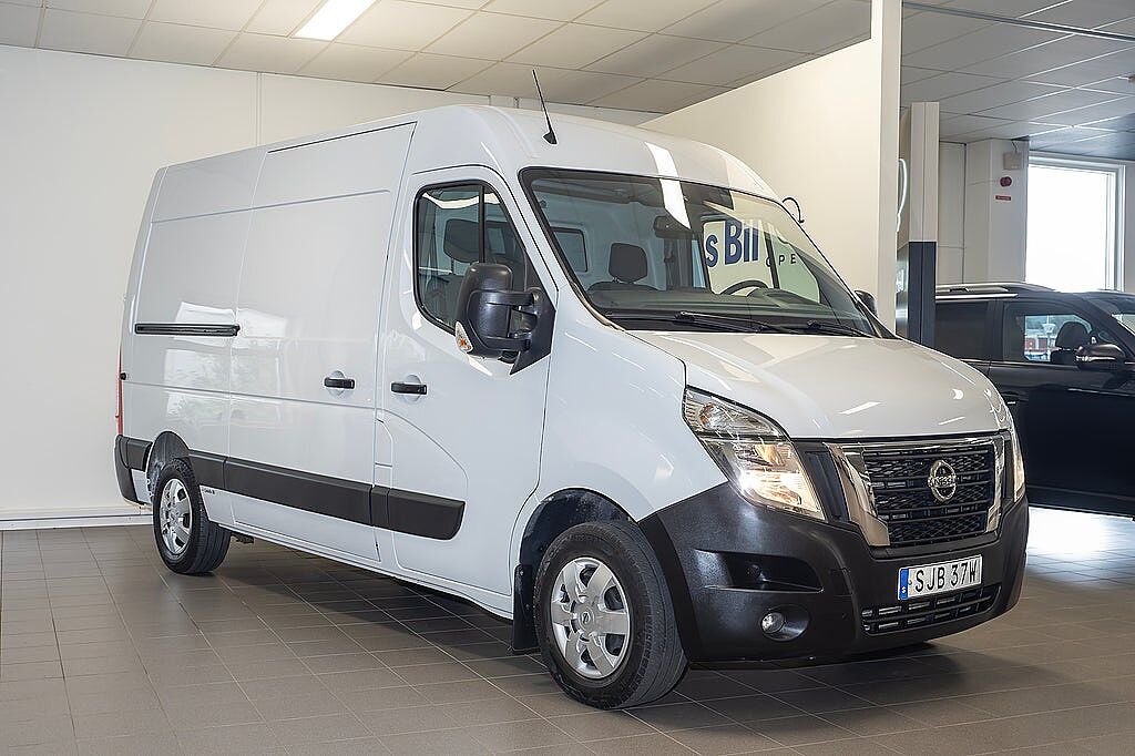 Nissan NV 400