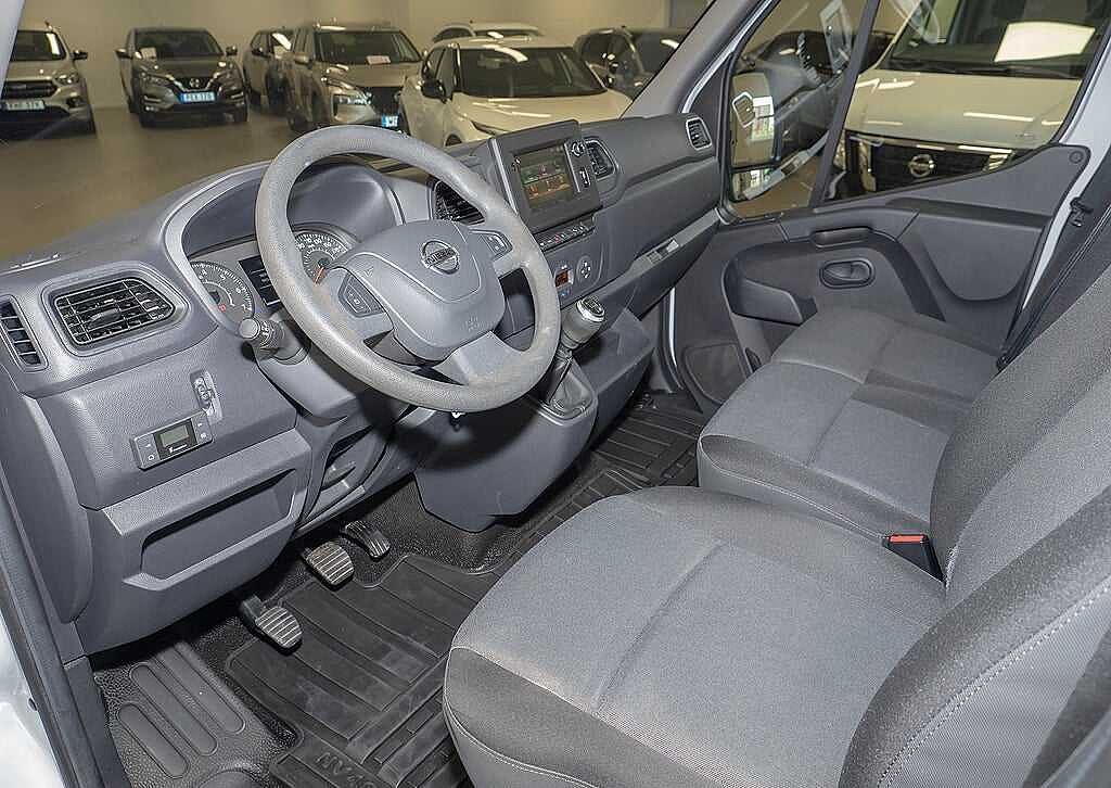 Nissan NV 400