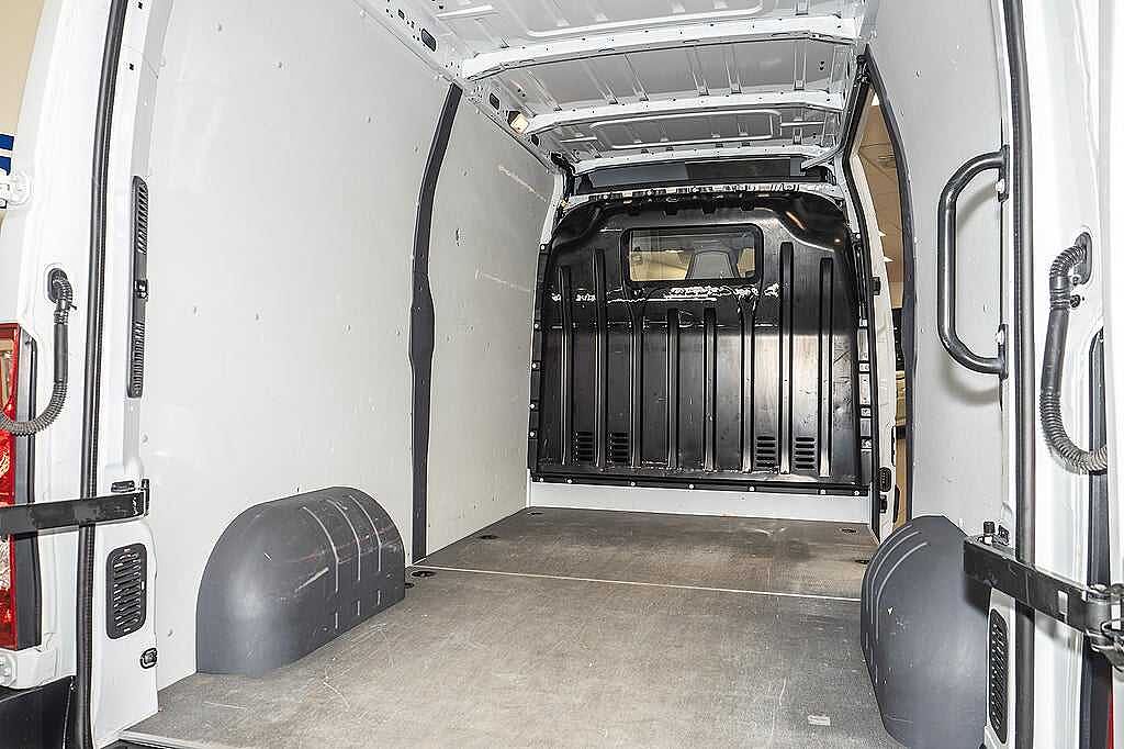 Nissan NV 400