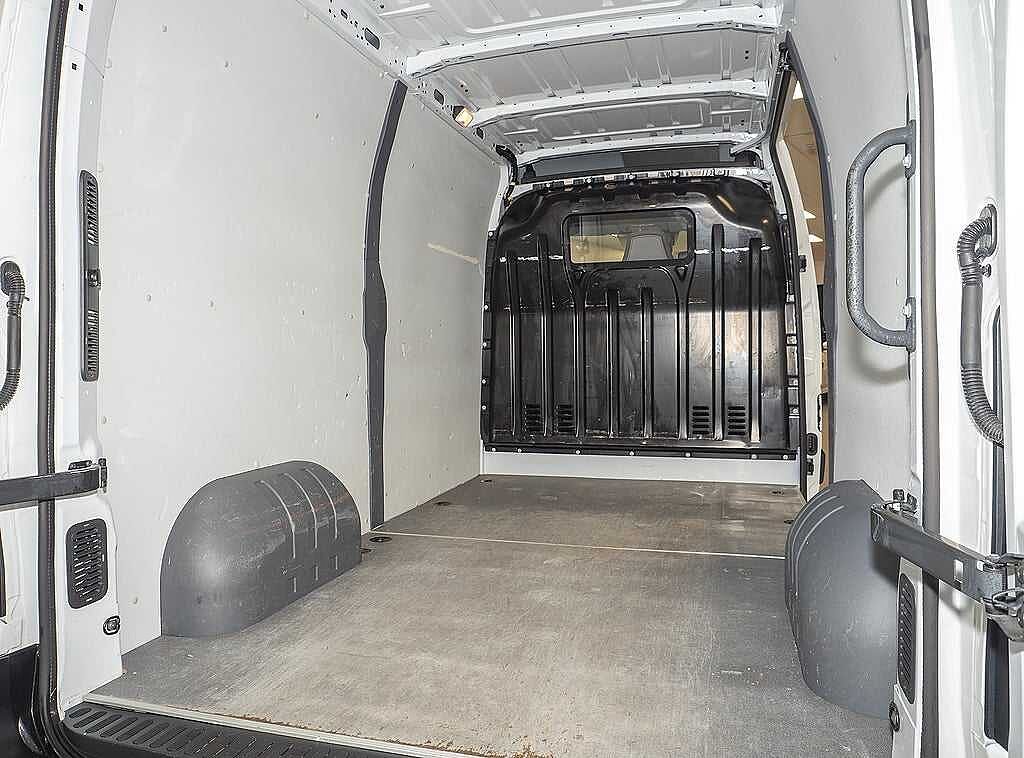 Nissan NV 400