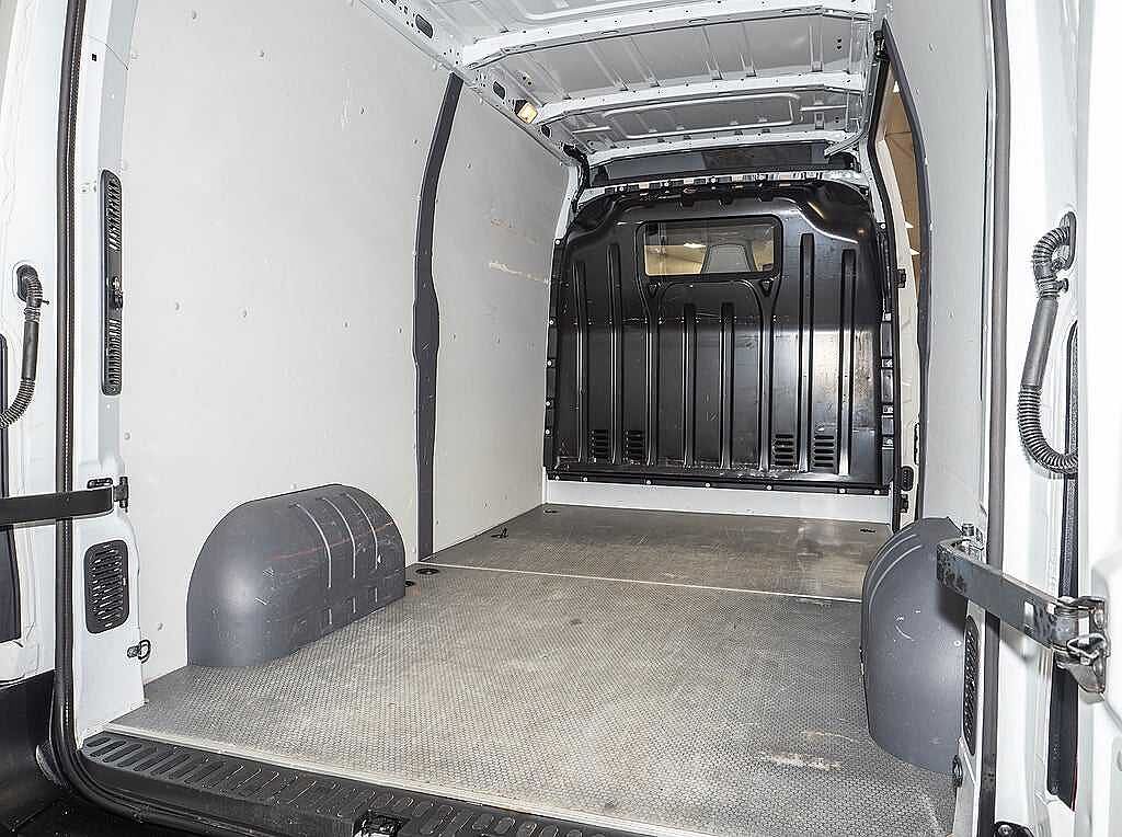 Nissan NV 400