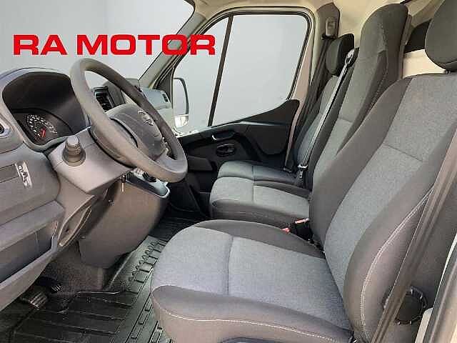 Nissan Interstar