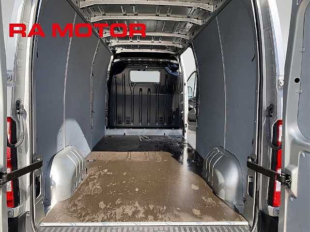 Nissan Interstar